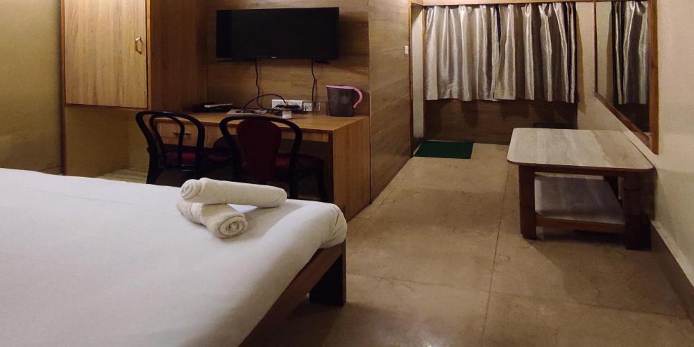 Baba Tourist Lodge Shillong Buitenkant foto