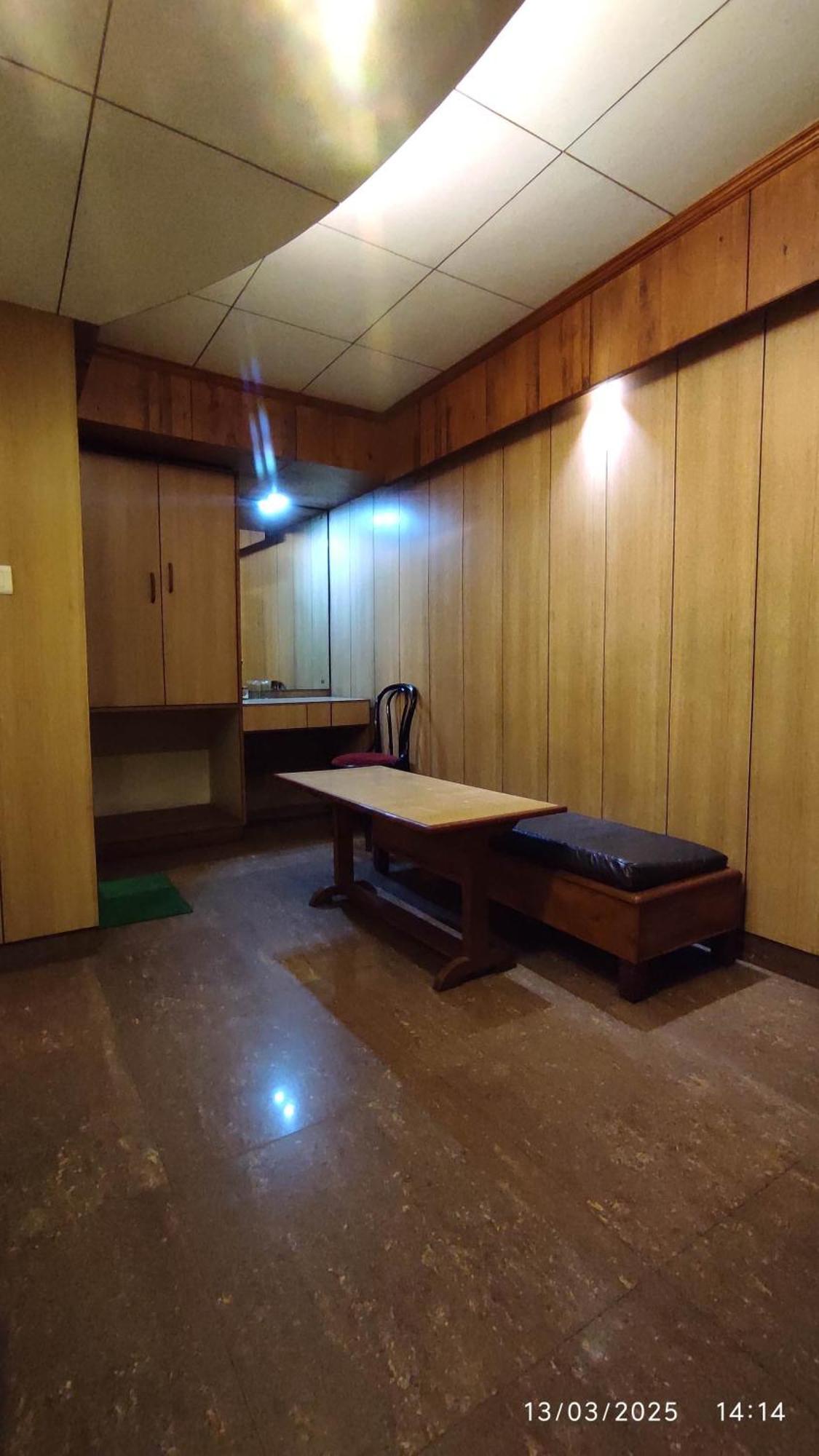 Baba Tourist Lodge Shillong Buitenkant foto